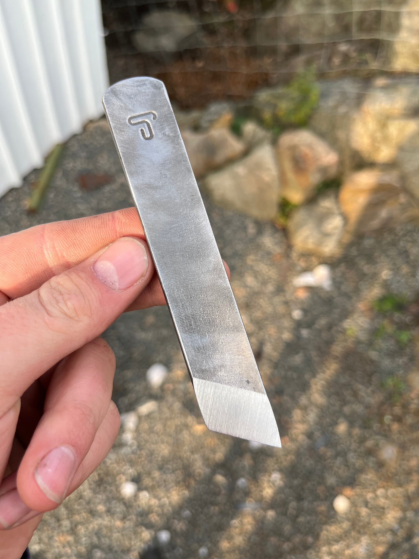 Skiving knife
