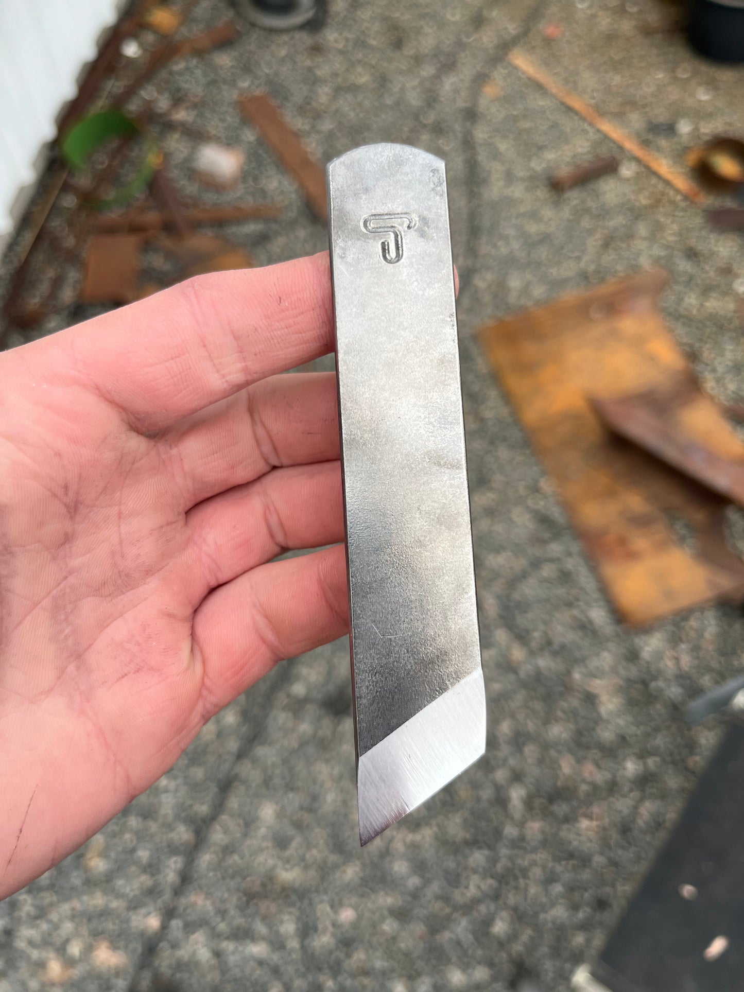 Skiving knife